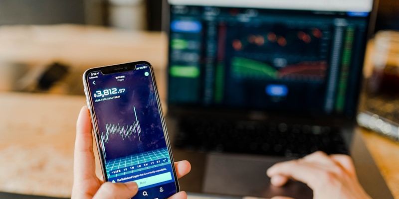 The Psychology of Quantitative Trading: Bridging Human Intuition and Algorithmic Precision